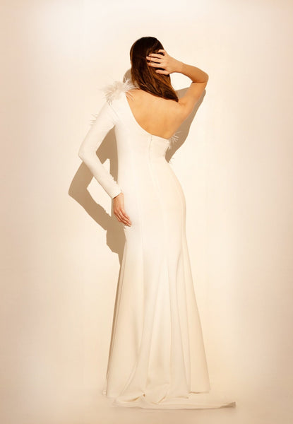 robe de mariée asymétrique plumes, tenue de cérémonie, coupe