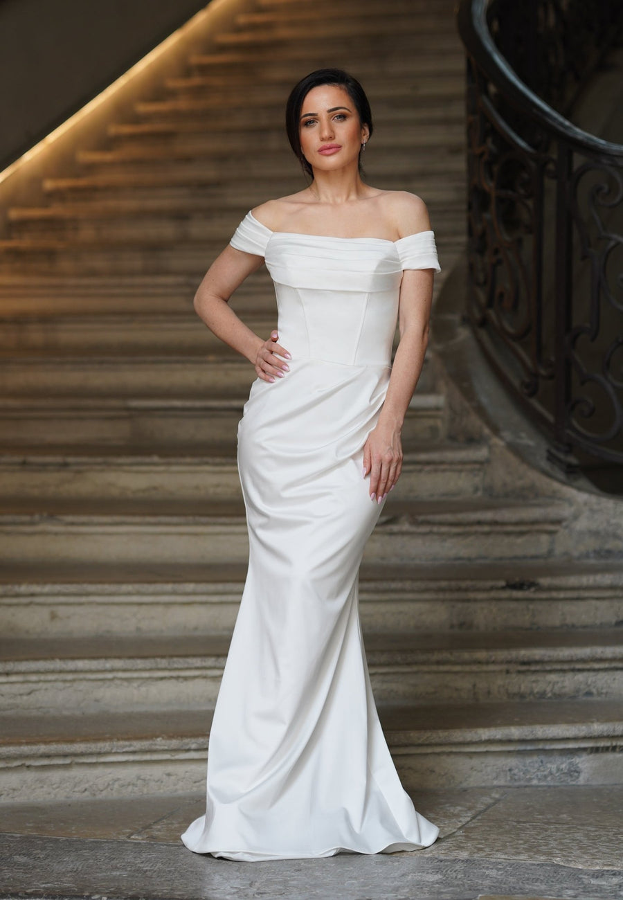 Robe de mariée SELENE, bustier drapé de la collection Douceur de Soie, essayée à l’atelier AM LUX COUTURE de Lyon