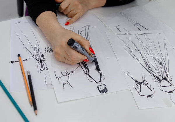 Robes de Mariée sur Mesure vs Robes de Mariée Prêt-à-Porter : Comment Faire le Meilleur Choix - AM LUX COUTURE 