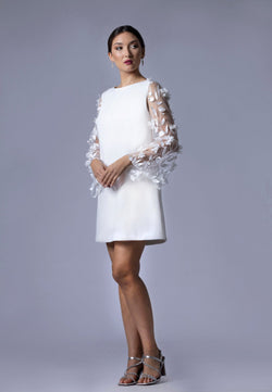 Robe Courte de Mariée avec Manches Florales Transparentes ISABELLE– Élégance Moderne à Lyon - AM LUX COUTURE