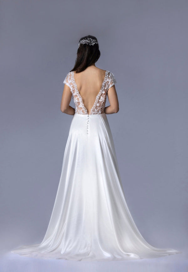 Robe de Mariée en Dentelle et Satin de Soie avec Fente – OLIVIA - AM LUX COUTURE
