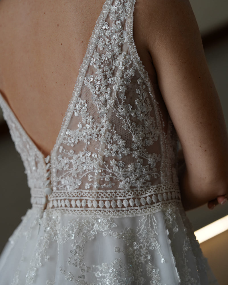Robe de mariée ISALIA – dentelle perlée et jupe fluide - AM LUX COUTURE