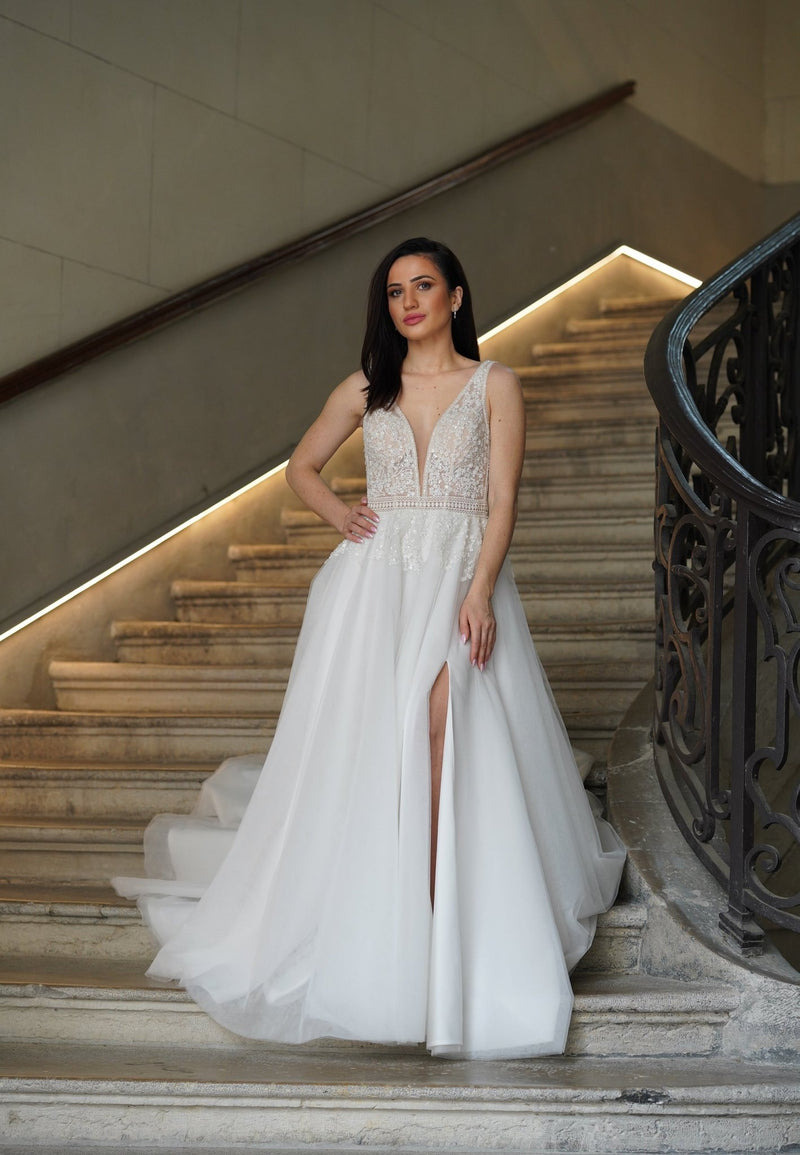 Robe de mariée ISALIA – dentelle perlée et jupe fluide - AM LUX COUTURE