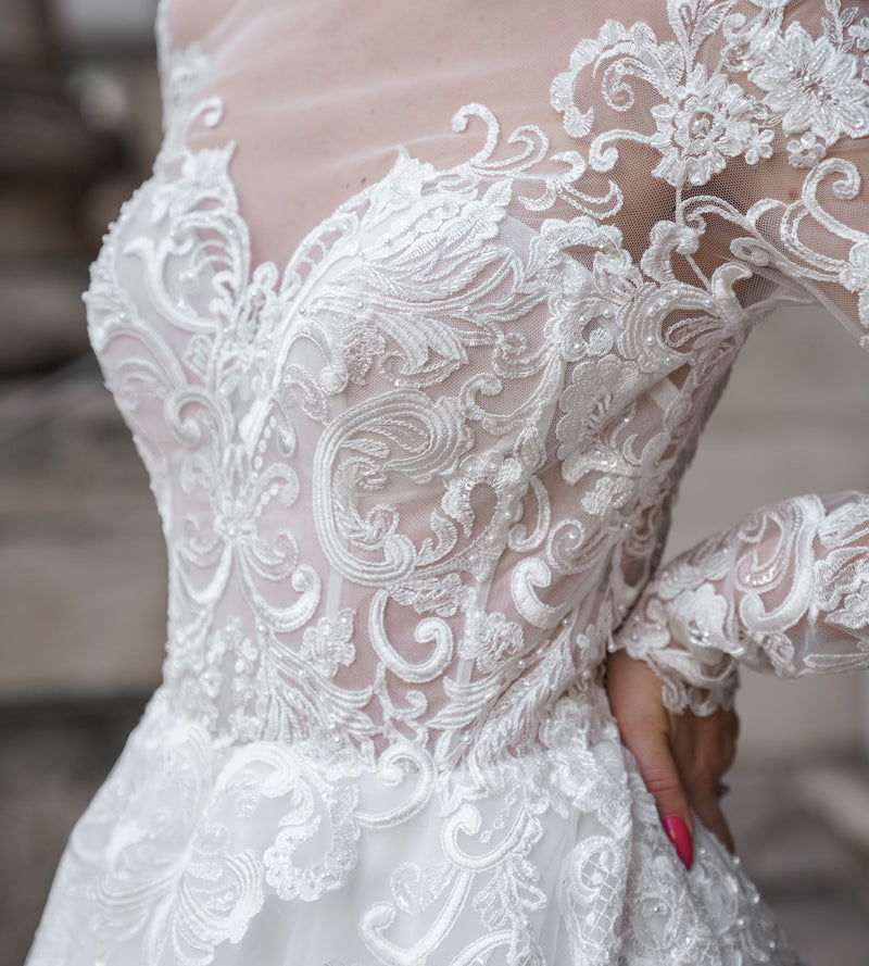 Robe de Mariée Princesse en Dentelle et Tulle - Élisa - AM LUX COUTURE