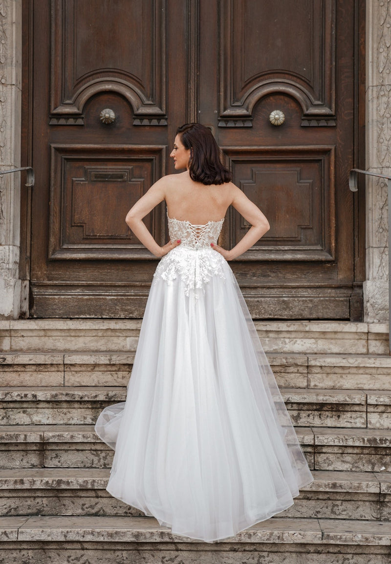 Robe de Mariée Princesse Flora – Luxe et Raffinement à Lyon - AM LUX COUTURE