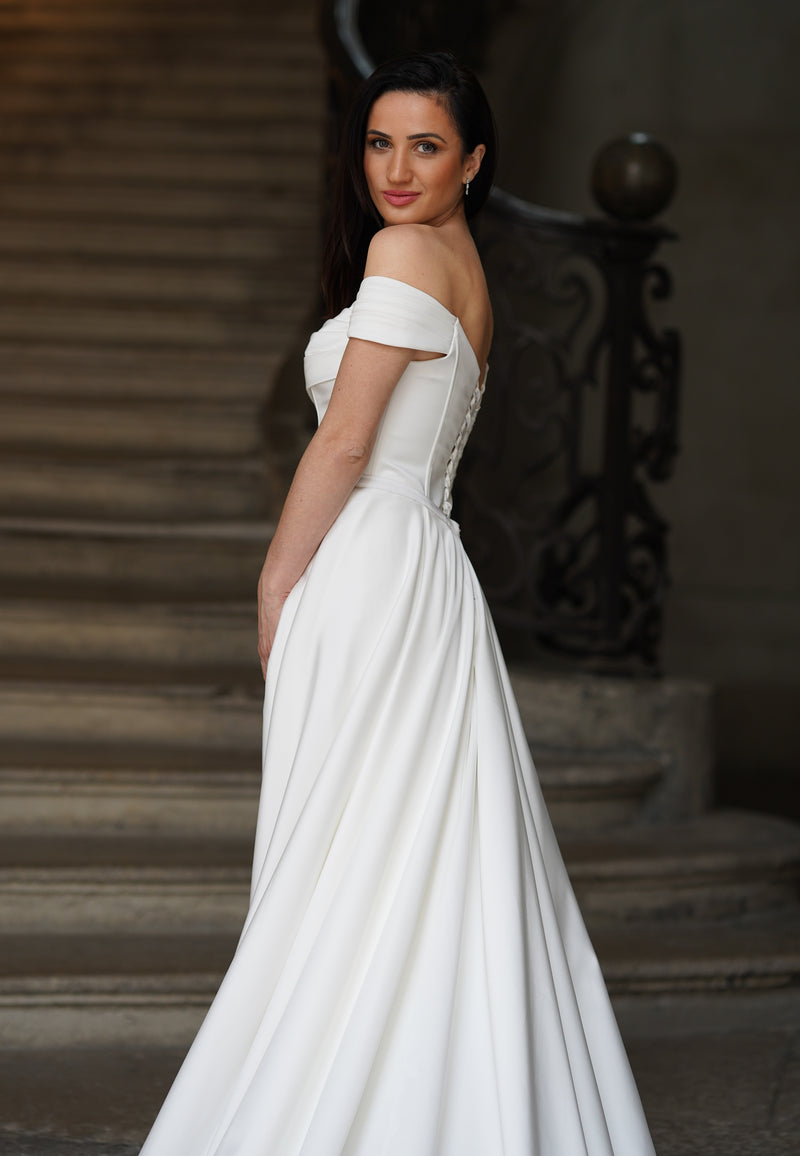 Robe de mariée SELENE – silhouette sirène bustier en satin, AM LUX Couture