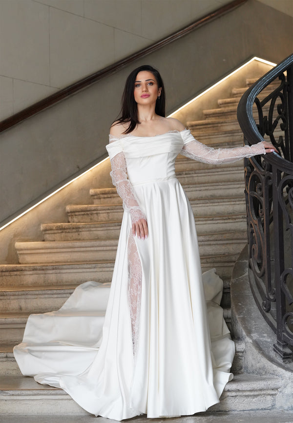 Détail dentelle de la robe de mariée AMAYA – création satin et dentelle AM LUX Couture à Lyon et Paris