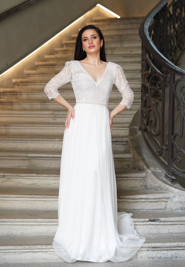 Robe de mariée ISARA – dentelle géométrique et jupe en mousseline de soie avec fente